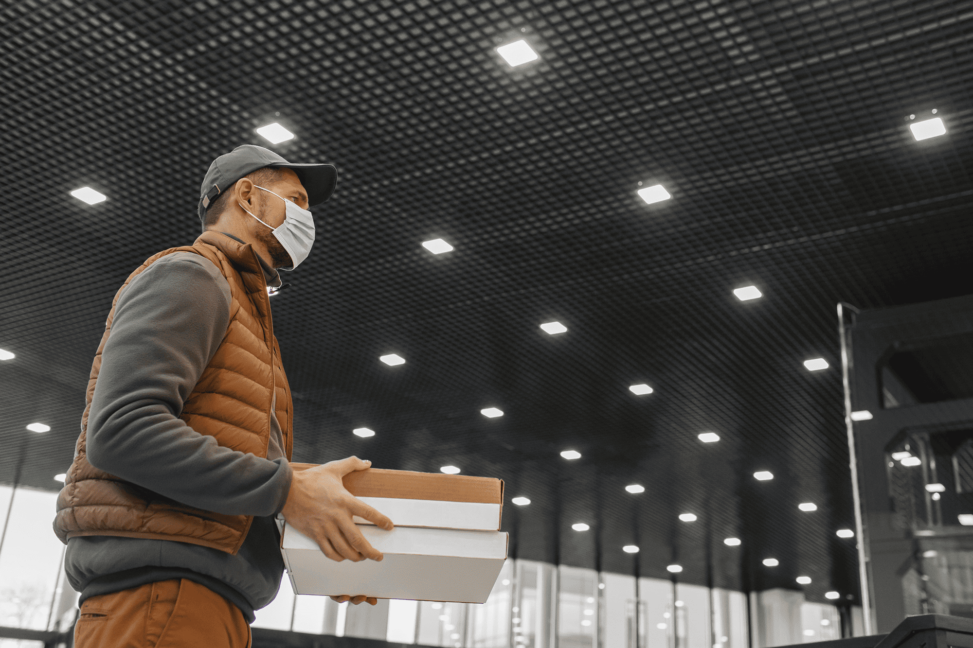 Освещение складов: требования, нормы, типы светильников